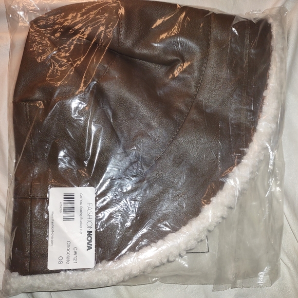 Fashion Nova "Got You Staring" Chocolate Bucket Hat! - Picture 7 of 7